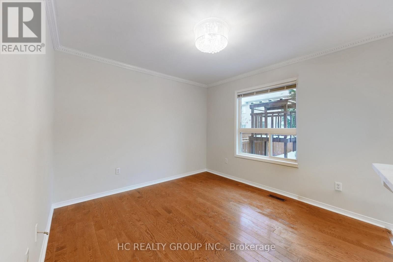 35 Ferris Street, Richmond Hill, Ontario  L4B 4K7 - Photo 8 - N12408273