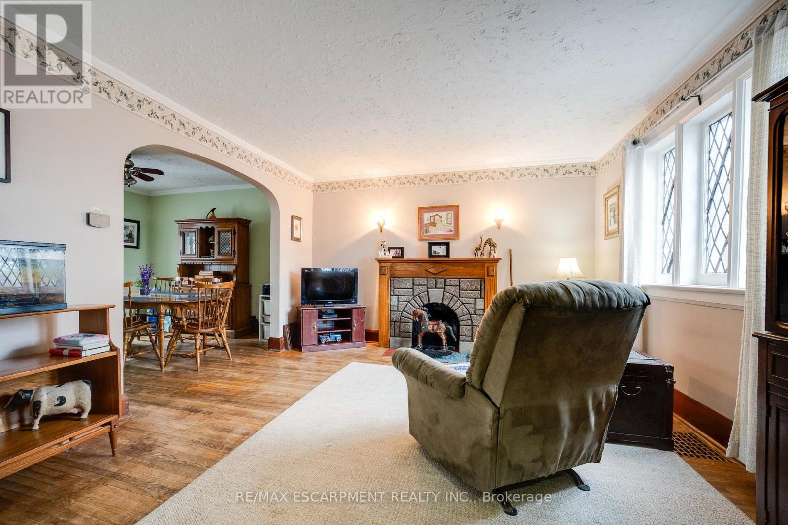 338 Darling Street, Brantford, Ontario  N3S 3Y3 - Photo 4 - X12649146