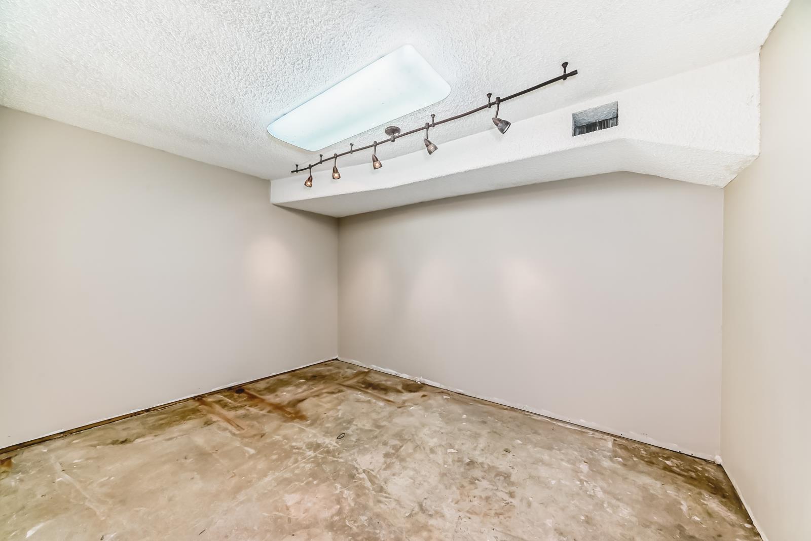 10969  101 Street, Edmonton, Alberta  T5H 2S9 - Photo 32 - 43862273