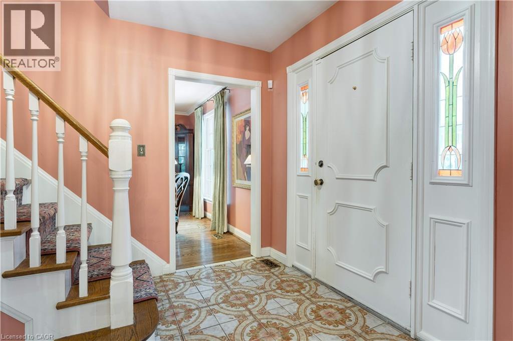 238 Penn Drive, Burlington, Ontario  L7N 2B8 - Photo 3 - 40794155