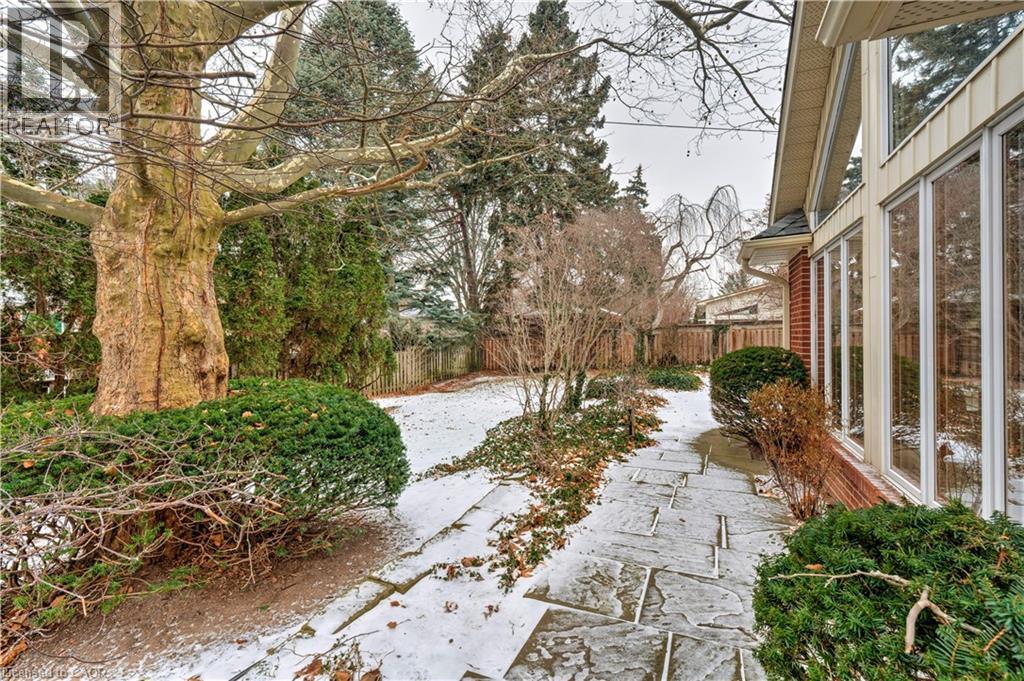 238 Penn Drive, Burlington, Ontario  L7N 2B8 - Photo 42 - 40794155