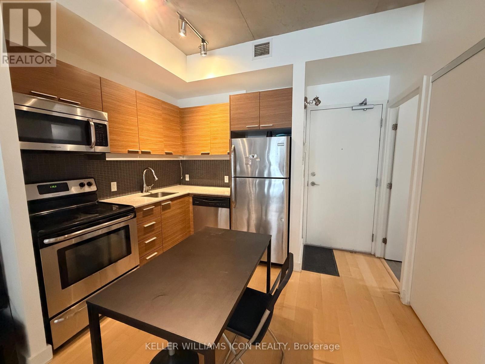 210 - 354 Gladstone Avenue, Ottawa, Ontario  K2P 0R4 - Photo 11 - X12649186