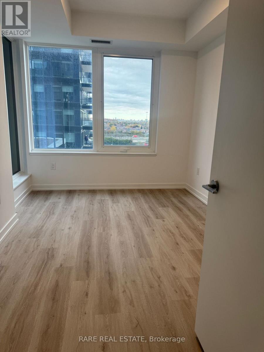 395 Square One Drive, Mississauga, Ontario  L5B 0P6 - Photo 11 - W12648874