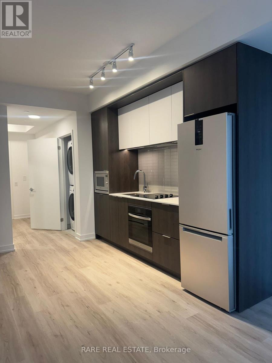 395 SQUARE ONE DRIVE, Mississauga, Ontario