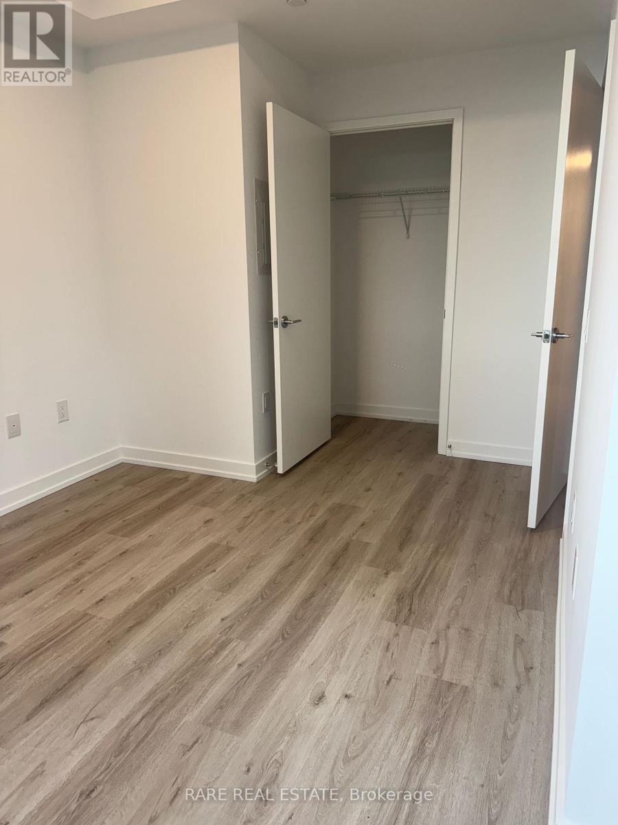 395 Square One Drive, Mississauga, Ontario  L5B 0P6 - Photo 17 - W12648874