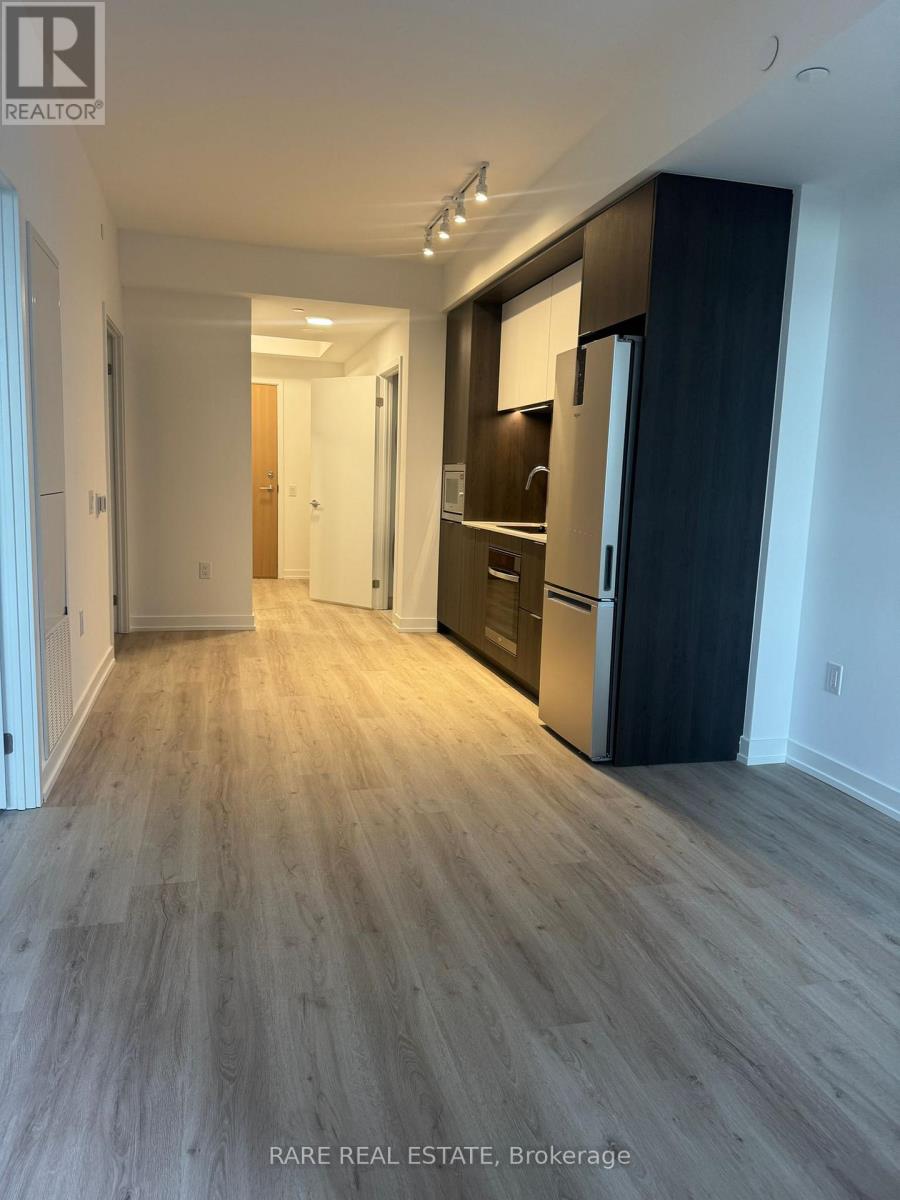 395 Square One Drive, Mississauga, Ontario  L5B 0P6 - Photo 10 - W12648874