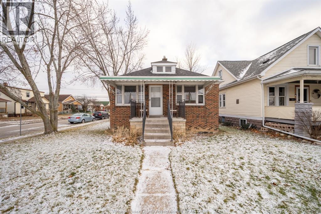 MLS# 25031989: 837 HANNA STREET East, Windsor, Canada