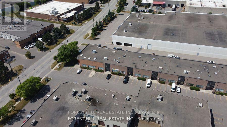 5 - 1211 Gorham Street, Newmarket, Ontario  L3Y 8Y3 - Photo 2 - N12649170