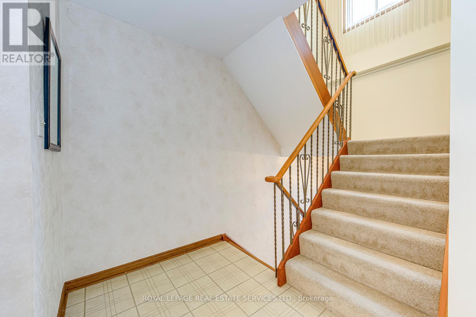 681 Cumberland Avenue, Burlington, Ontario  L7N 2X6 - Photo 10 - W12649180