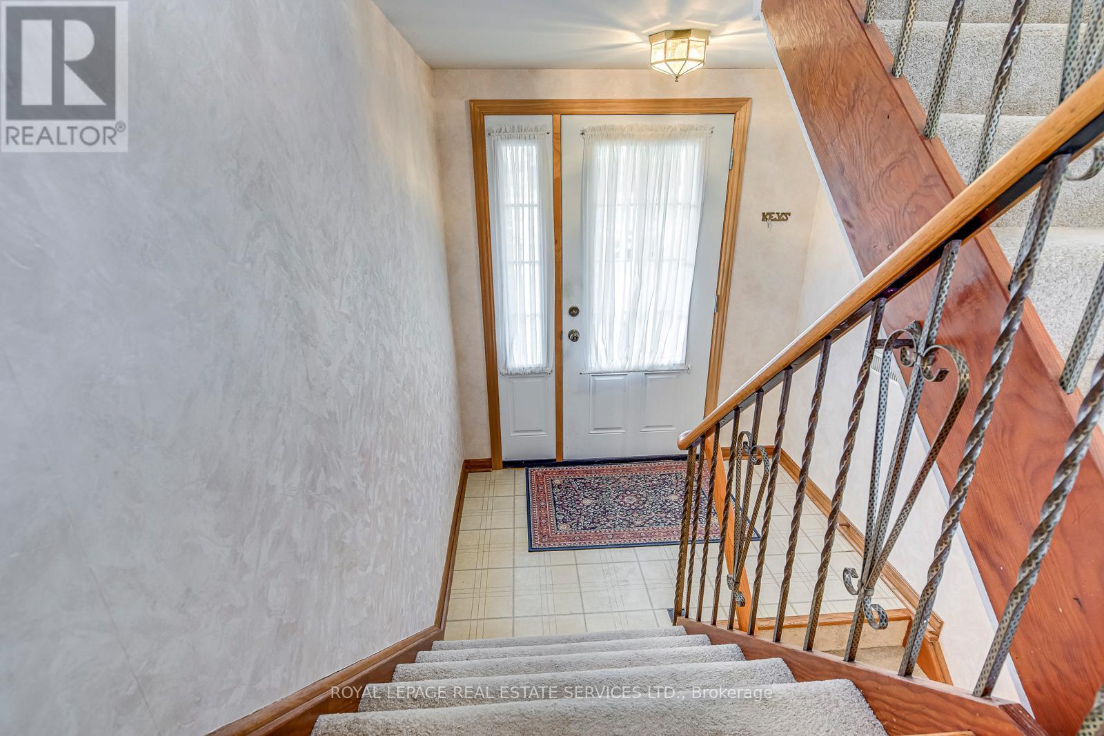 681 Cumberland Avenue, Burlington, Ontario  L7N 2X6 - Photo 3 - W12649180