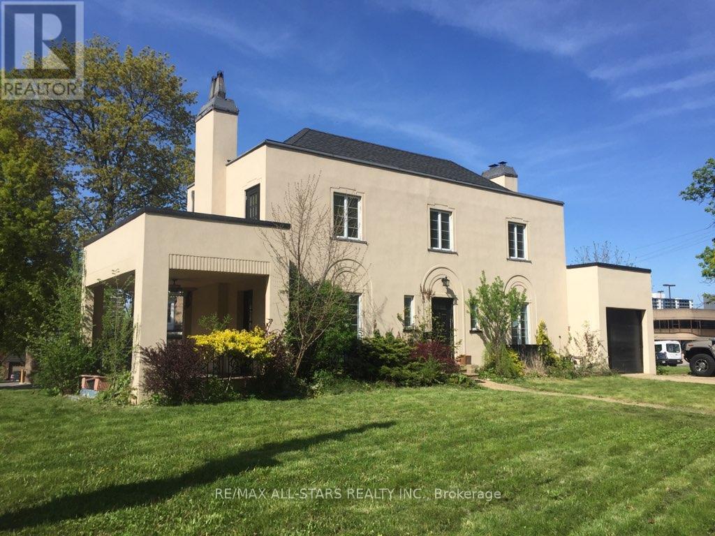 1 ST JAMES PLACE, Hamilton, Ontario