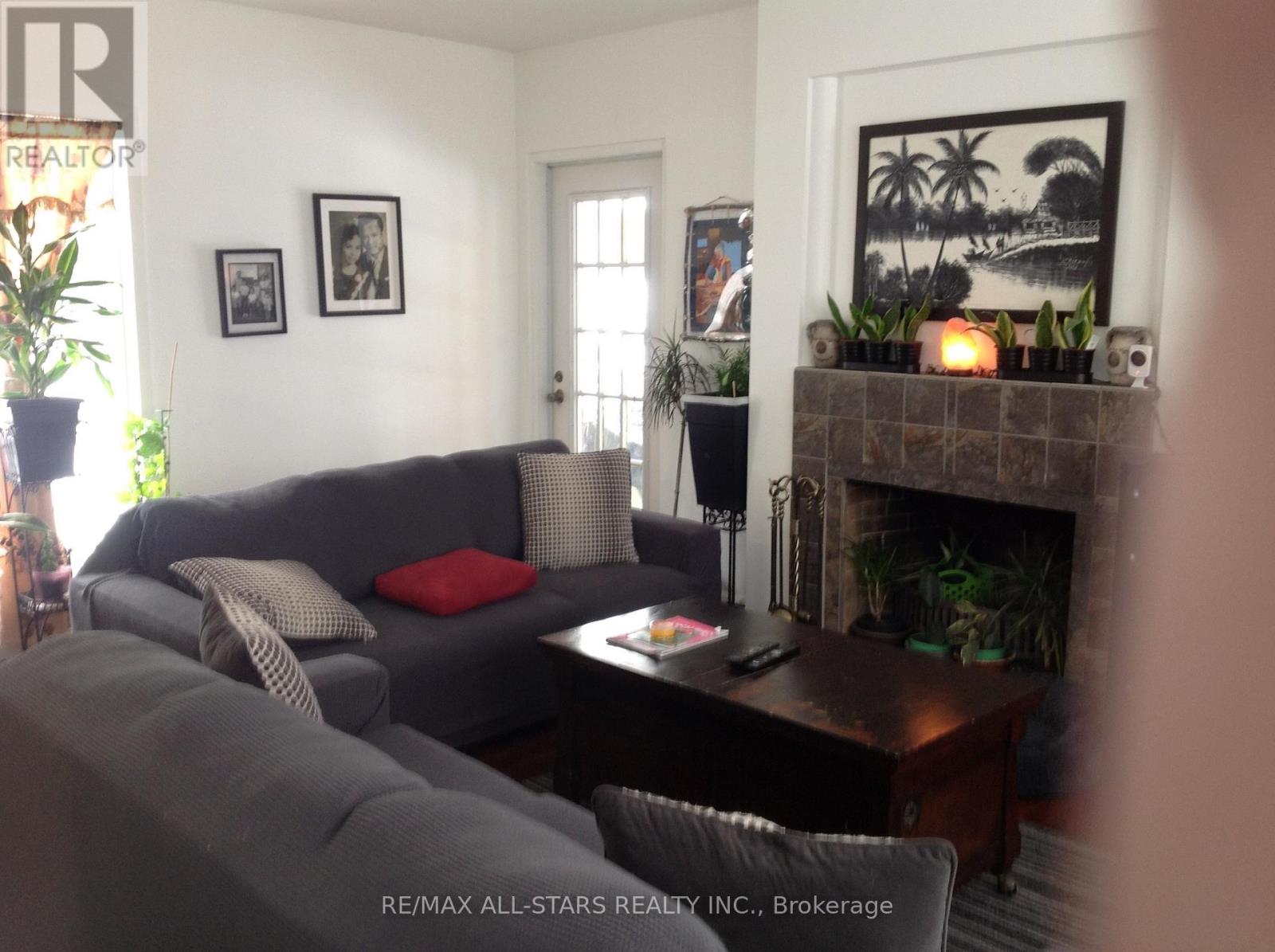 1 St James Place, Hamilton, Ontario  L8P 2N4 - Photo 10 - X12649182