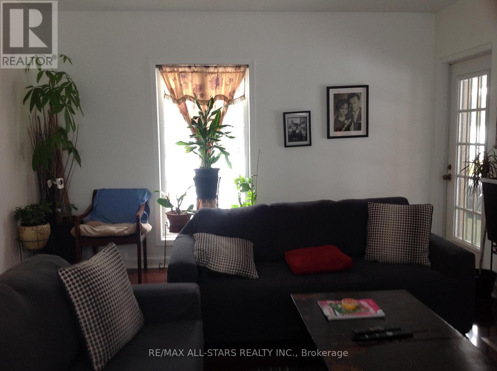 1 St James Place, Hamilton, Ontario  L8P 2N4 - Photo 11 - X12649182