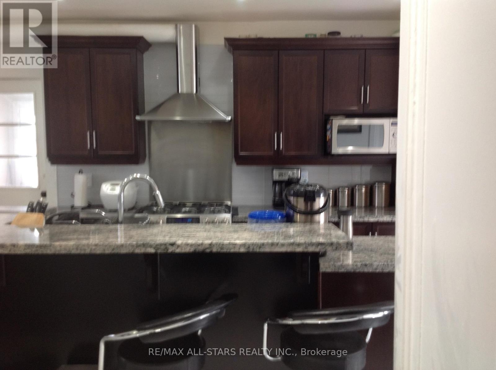 1 St James Place, Hamilton, Ontario  L8P 2N4 - Photo 16 - X12649182