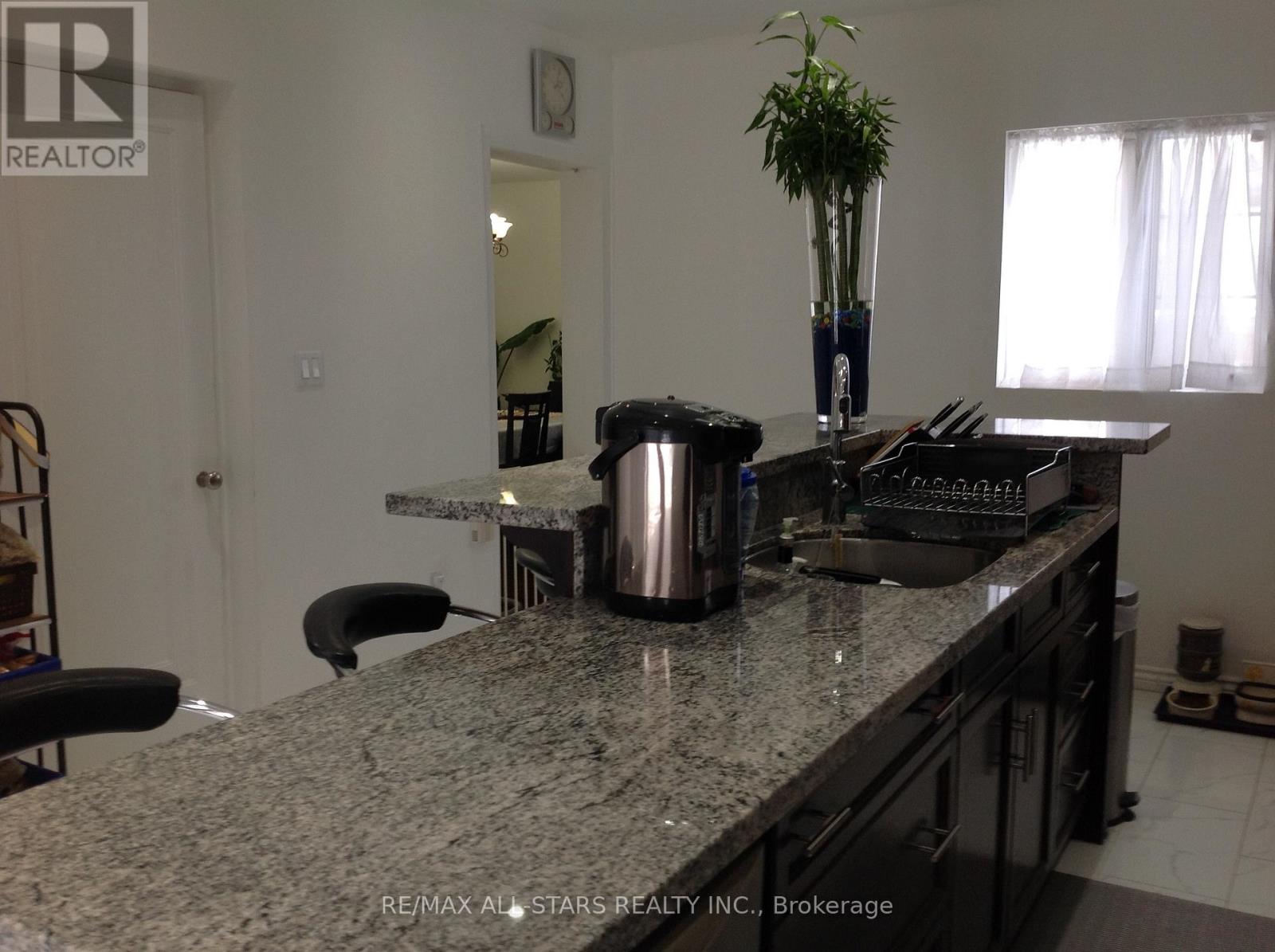 1 St James Place, Hamilton, Ontario  L8P 2N4 - Photo 19 - X12649182