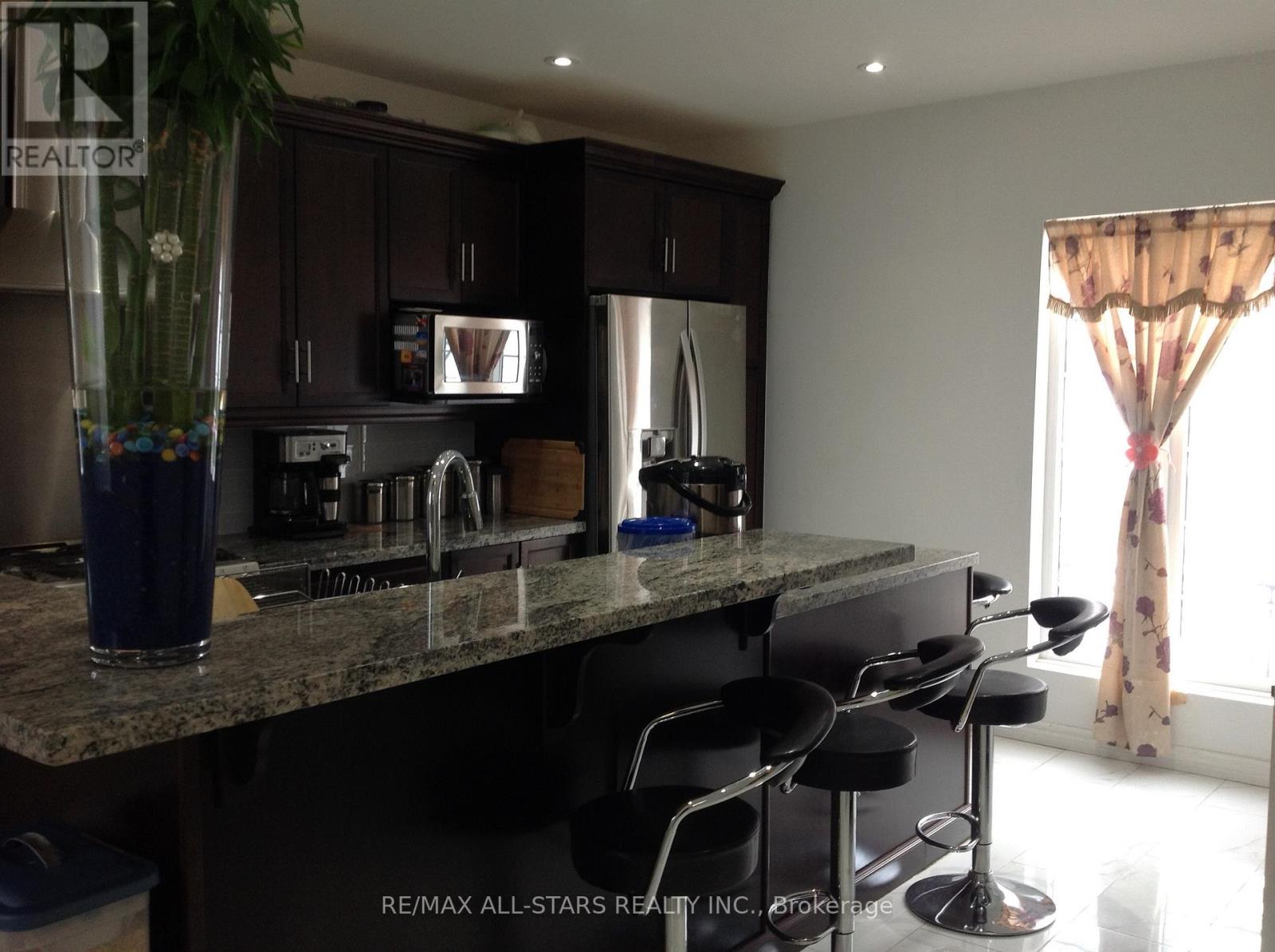 1 St James Place, Hamilton, Ontario  L8P 2N4 - Photo 21 - X12649182