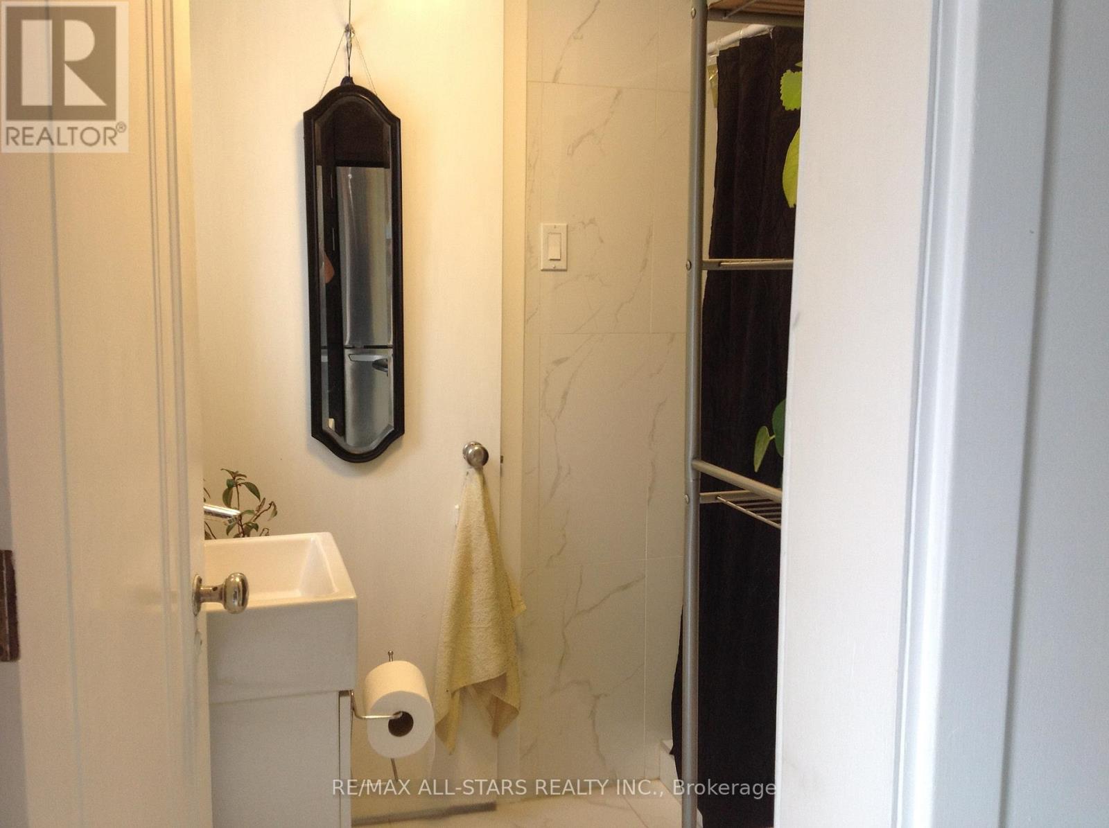 1 St James Place, Hamilton, Ontario  L8P 2N4 - Photo 23 - X12649182