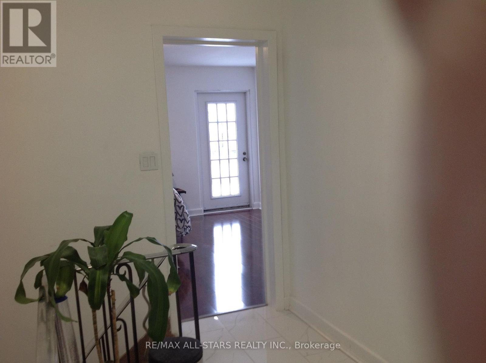 1 St James Place, Hamilton, Ontario  L8P 2N4 - Photo 31 - X12649182