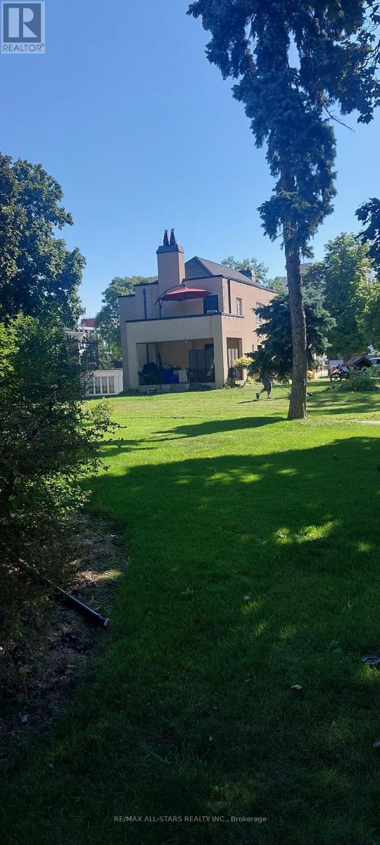 1 St James Place, Hamilton, Ontario  L8P 2N4 - Photo 4 - X12649182