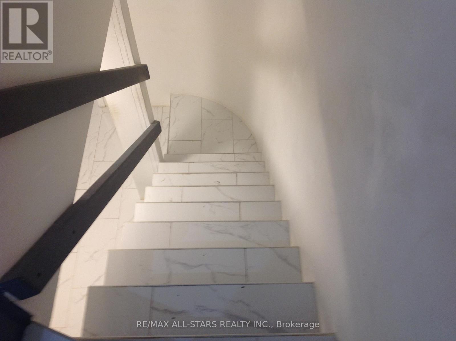 1 St James Place, Hamilton, Ontario  L8P 2N4 - Photo 42 - X12649182