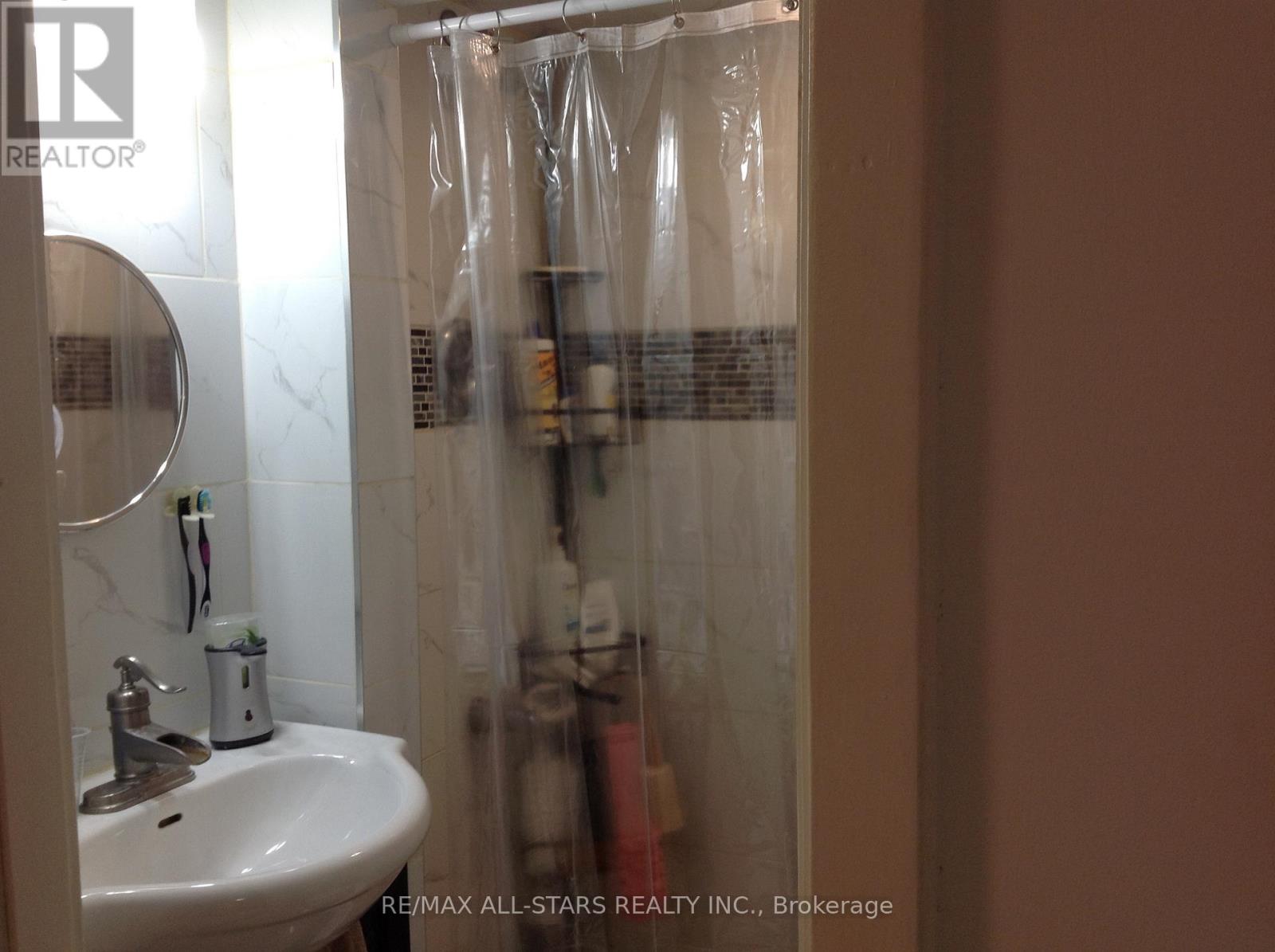 1 St James Place, Hamilton, Ontario  L8P 2N4 - Photo 45 - X12649182