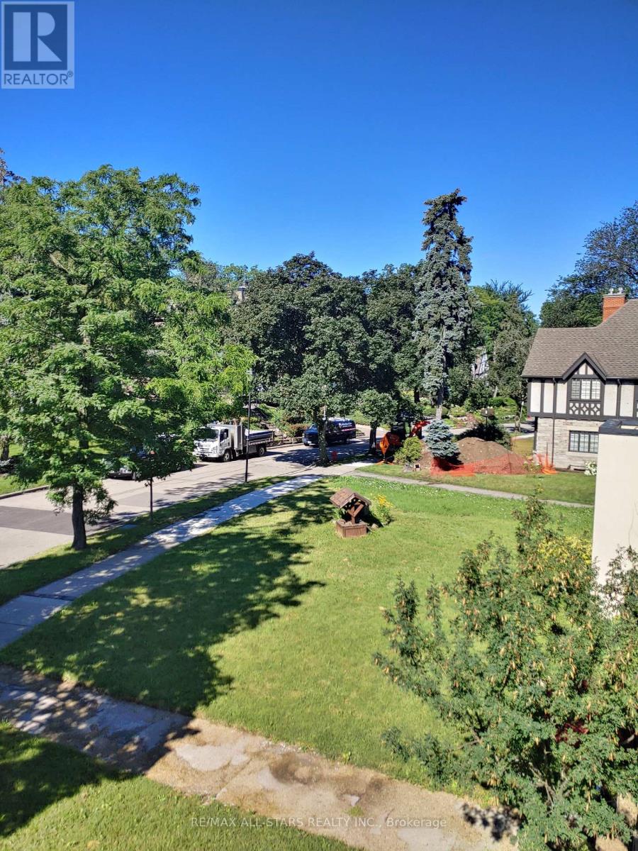 1 St James Place, Hamilton, Ontario  L8P 2N4 - Photo 5 - X12649182