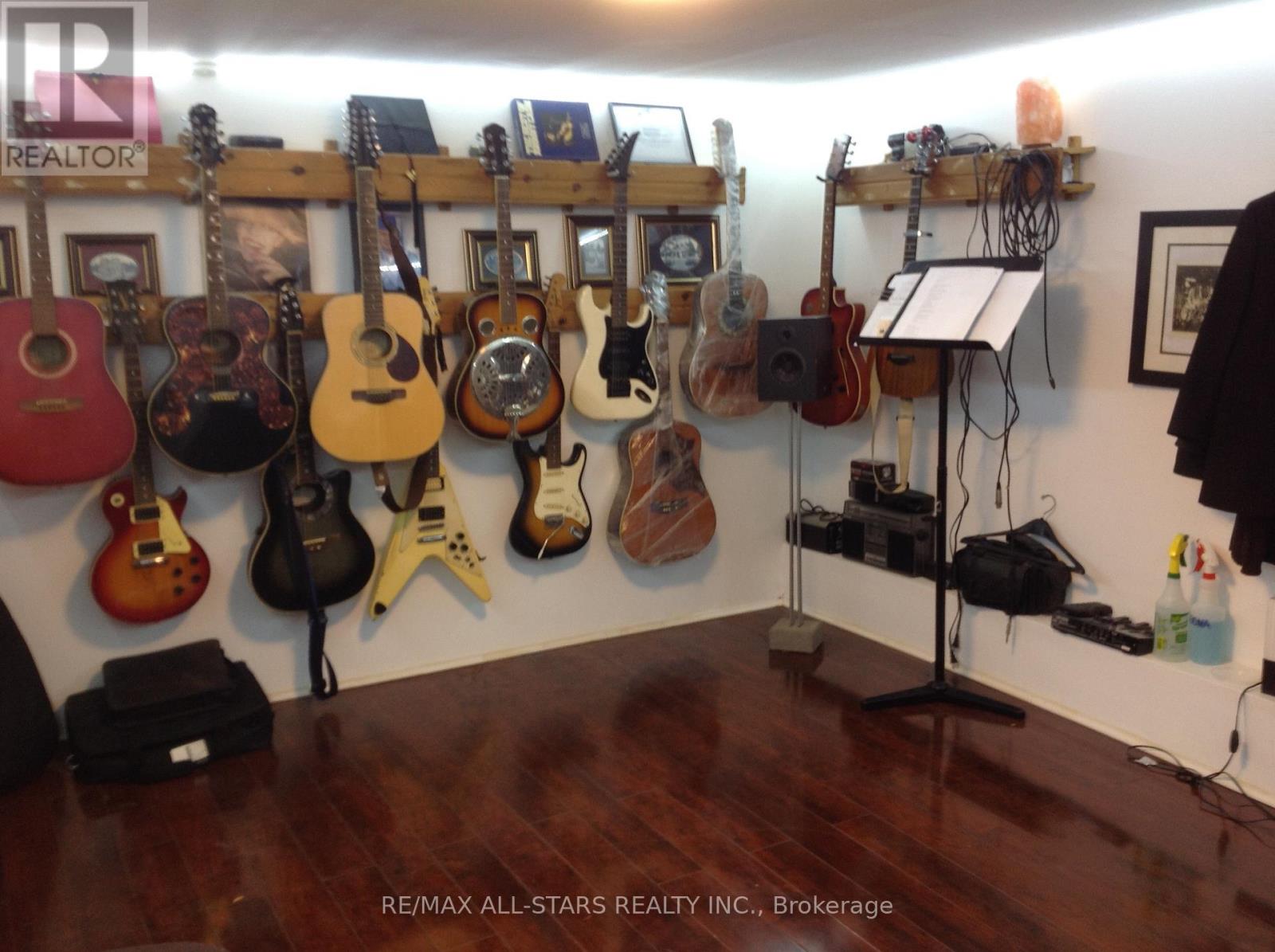 1 St James Place, Hamilton, Ontario  L8P 2N4 - Photo 50 - X12649182