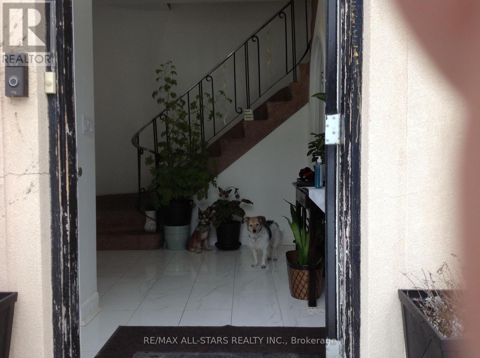 1 St James Place, Hamilton, Ontario  L8P 2N4 - Photo 7 - X12649182