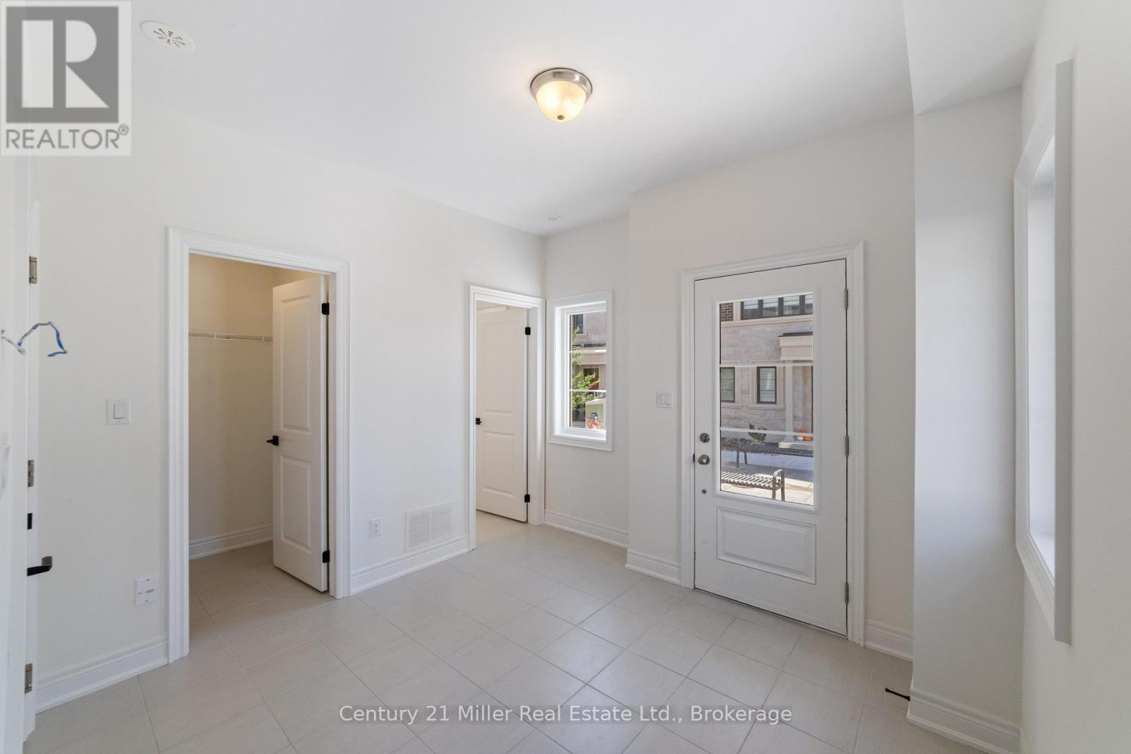 36 - 260 Melody Common, Oakville, Ontario  L6H 8A5 - Photo 3 - W12649202