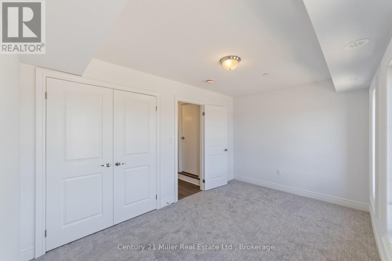 48 - 2140 Trafalgar Road, Oakville, Ontario  L6H 8A5 - Photo 12 - W12649224