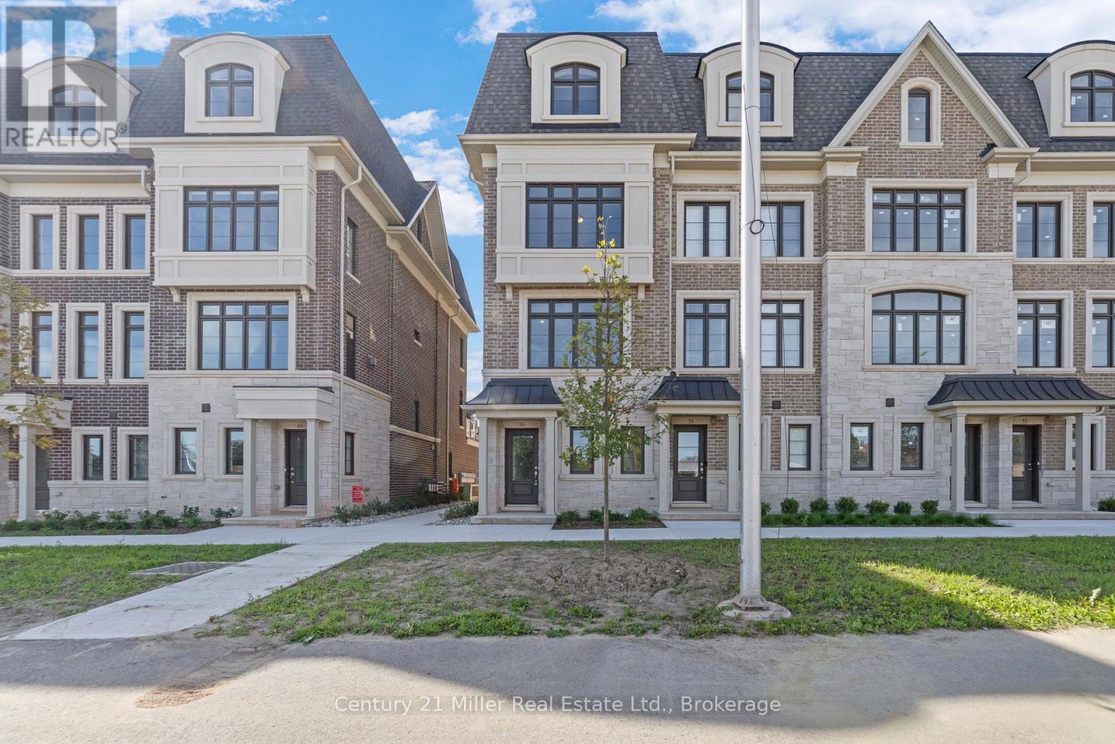 48 - 2140 Trafalgar Road, Oakville, Ontario  L6H 8A5 - Photo 2 - W12649224