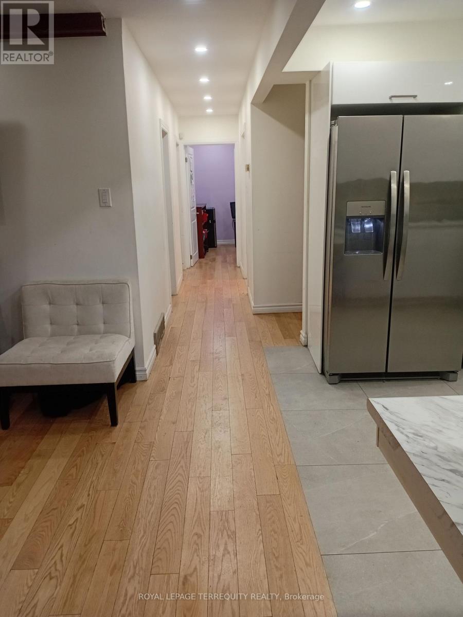 39 Earlton Road, Toronto, Ontario  M1T 2R4 - Photo 10 - E12635958