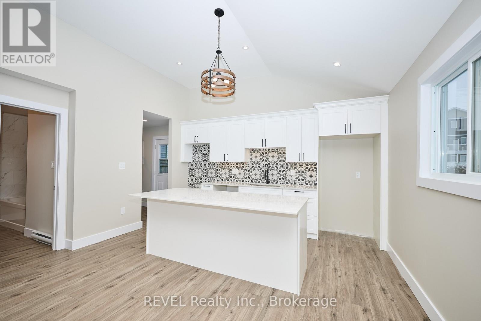 406 Hennepin Avenue, Welland (Lincoln/crowland), Ontario  L3B 4T5 - Photo 9 - X12649230