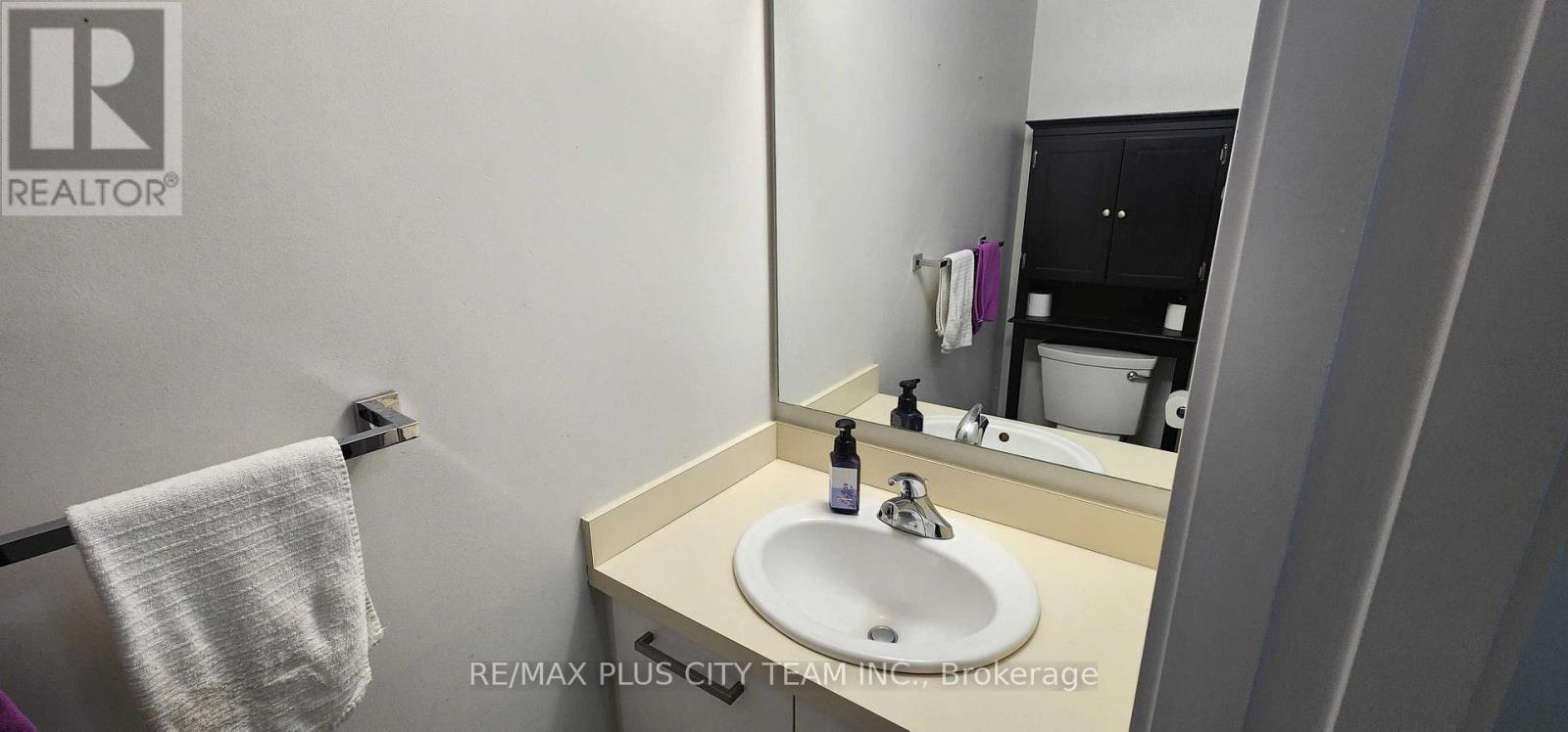 1610 - 12 York Street, Toronto, Ontario  M5J 0A9 - Photo 13 - C12649200