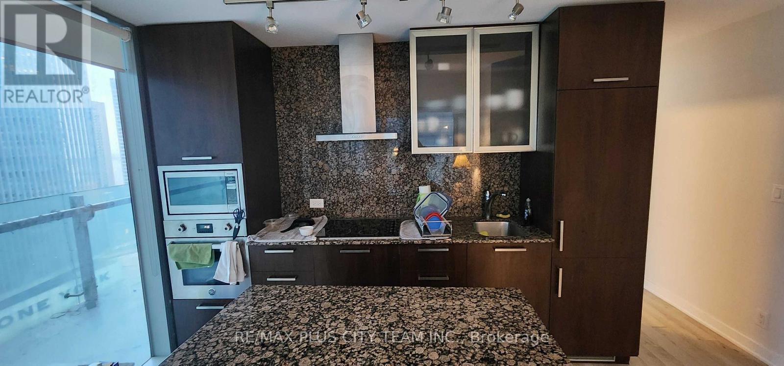 1610 - 12 York Street, Toronto, Ontario  M5J 0A9 - Photo 5 - C12649200