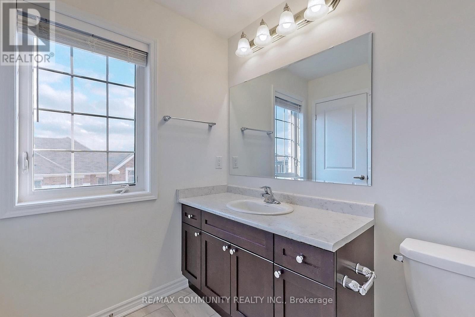 12 Fiesta Way, Whitby, Ontario  L1P 0H9 - Photo 24 - E12649204