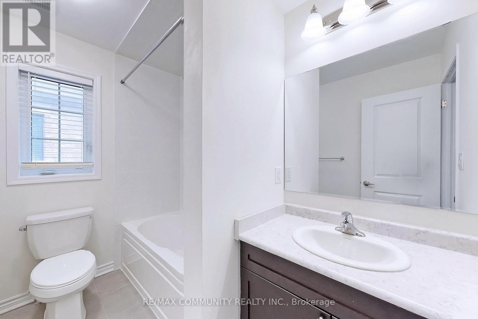 12 Fiesta Way, Whitby, Ontario  L1P 0H9 - Photo 33 - E12649204