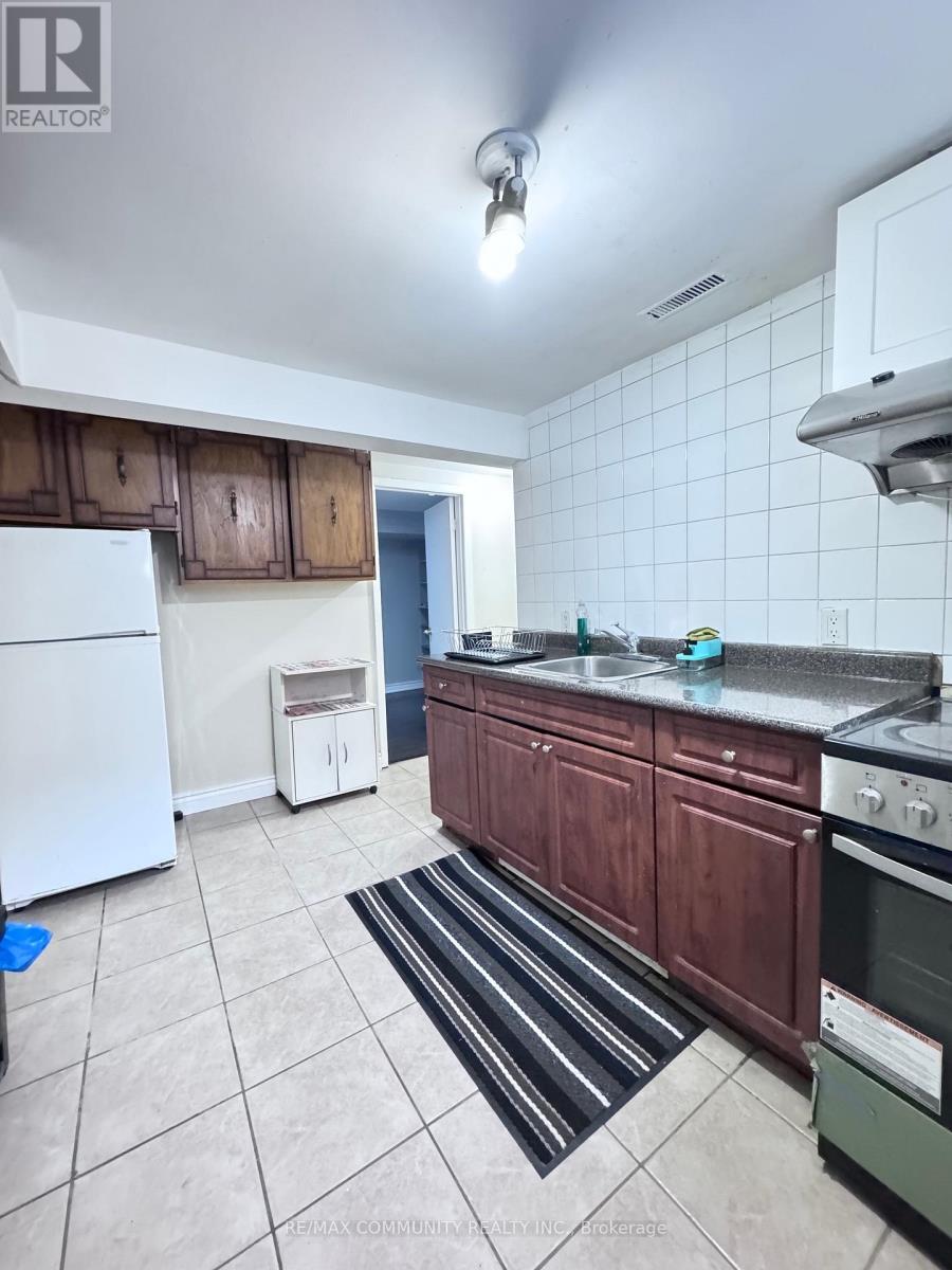 Bsmt - 10 Oakridge Drive, Toronto, Ontario  M1M 2A4 - Photo 10 - E12649228