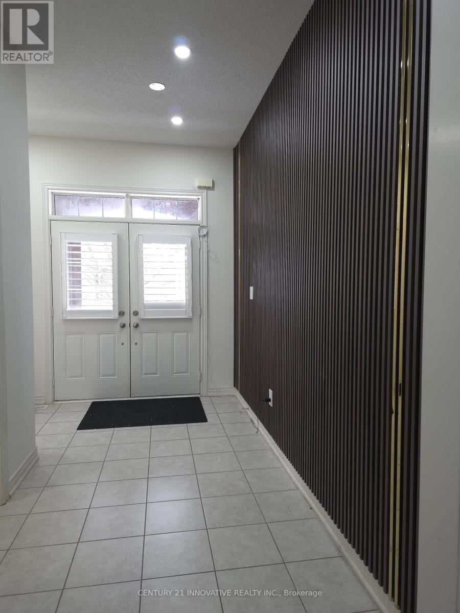 86 Humberstone Crescent, Brampton (Northwest Brampton), Ontario  L7A 4C1 - Photo 3 - W12649226