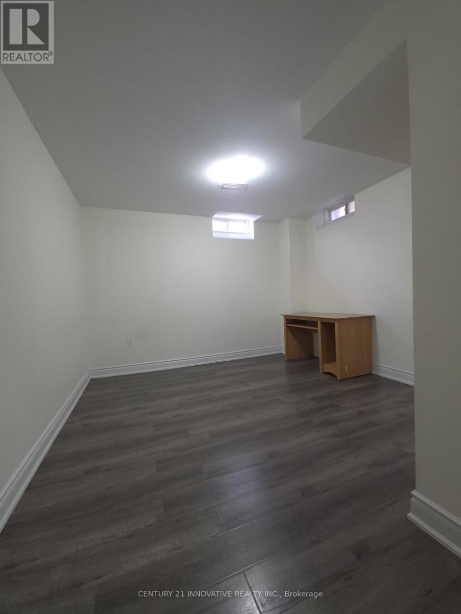 86 Humberstone Crescent, Brampton (Northwest Brampton), Ontario  L7A 4C1 - Photo 5 - W12649232