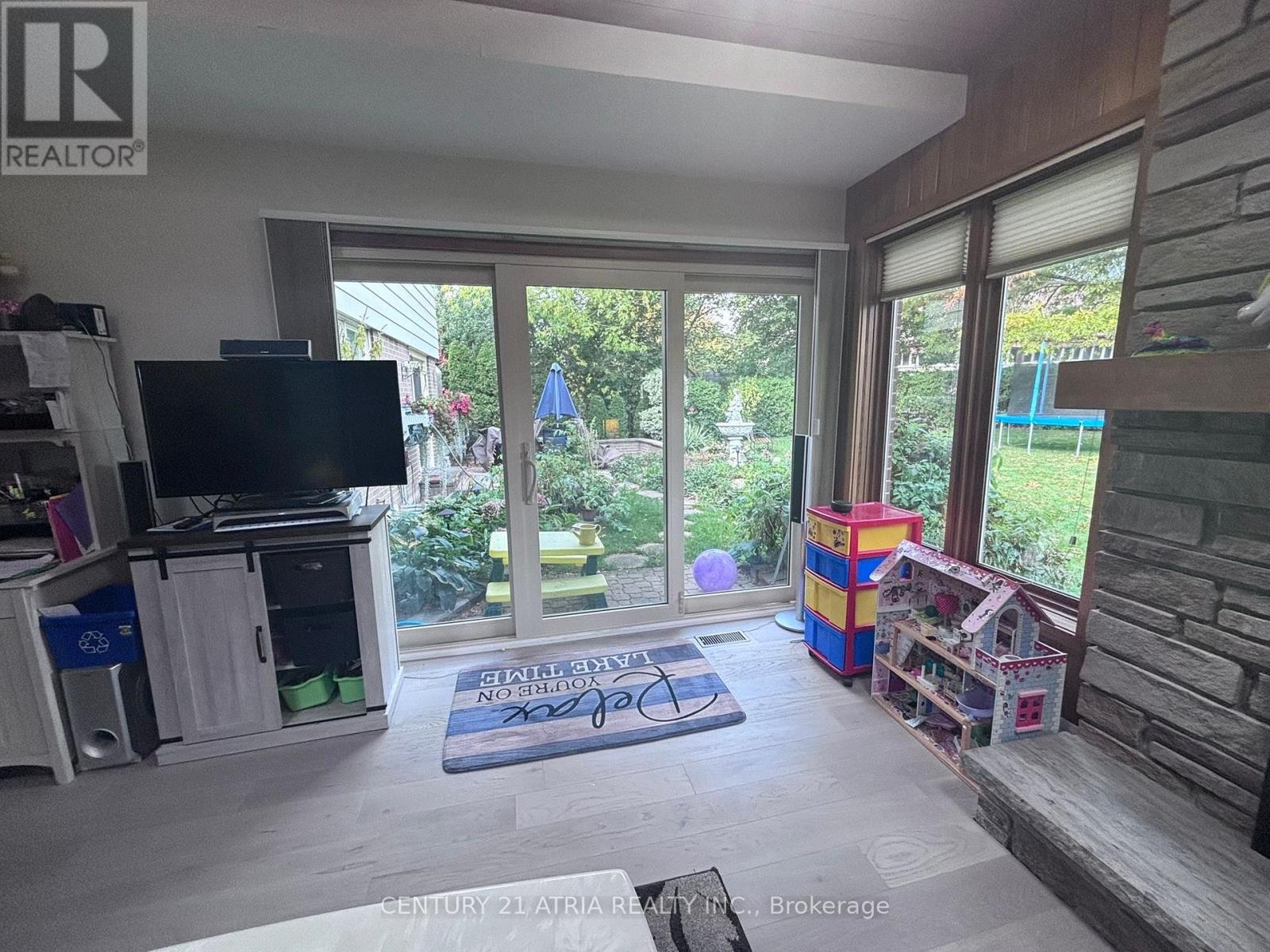 Room 1 - 18 Staveley Crescent, Brampton, Ontario  L6W 2R9 - Photo 7 - W12647550