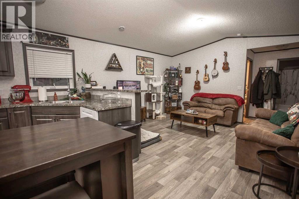 17 Driftwood Drive, High Level, Alberta  T0H 1Z0 - Photo 11 - A2275284