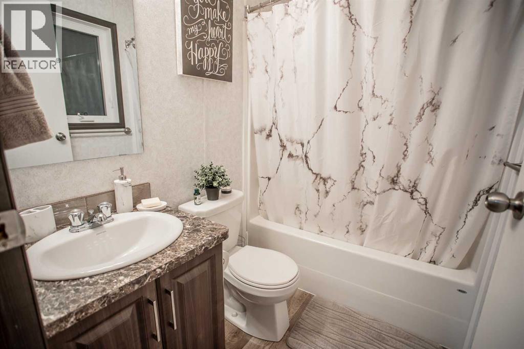 17 Driftwood Drive, High Level, Alberta  T0H 1Z0 - Photo 6 - A2275284