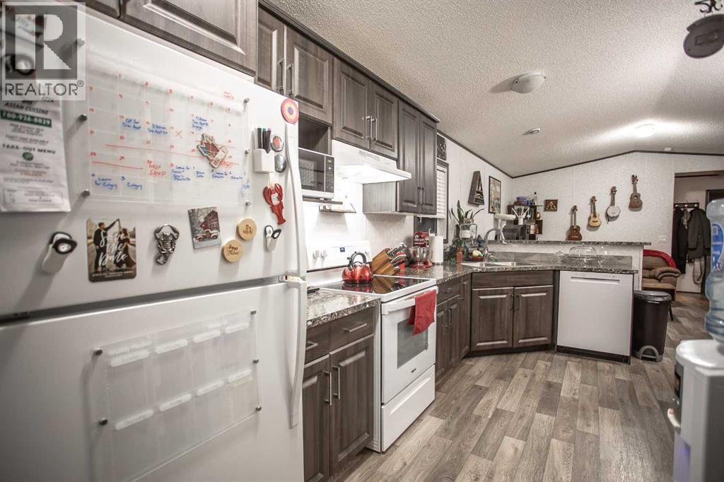 17 Driftwood Drive, High Level, Alberta  T0H 1Z0 - Photo 17 - A2275284