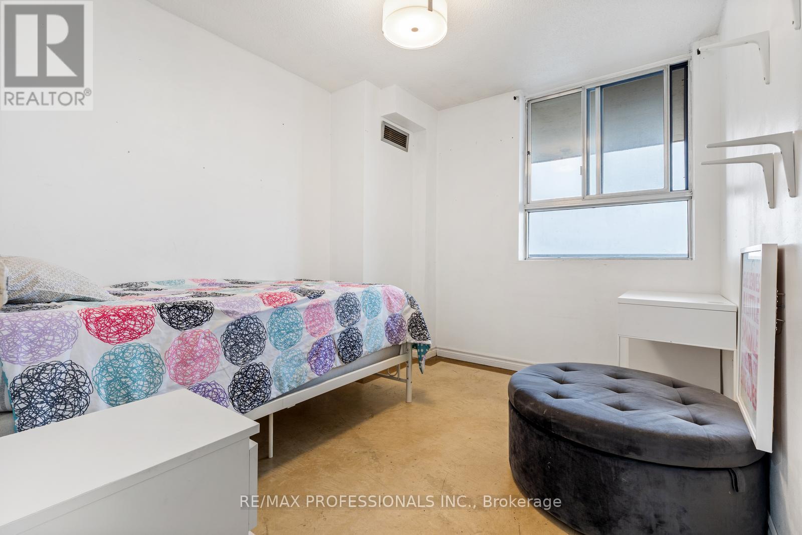 1210 - 234 Albion Road, Toronto (Elms-Old Rexdale), Ontario  M9W 6A5 - Photo 16 - W12643894