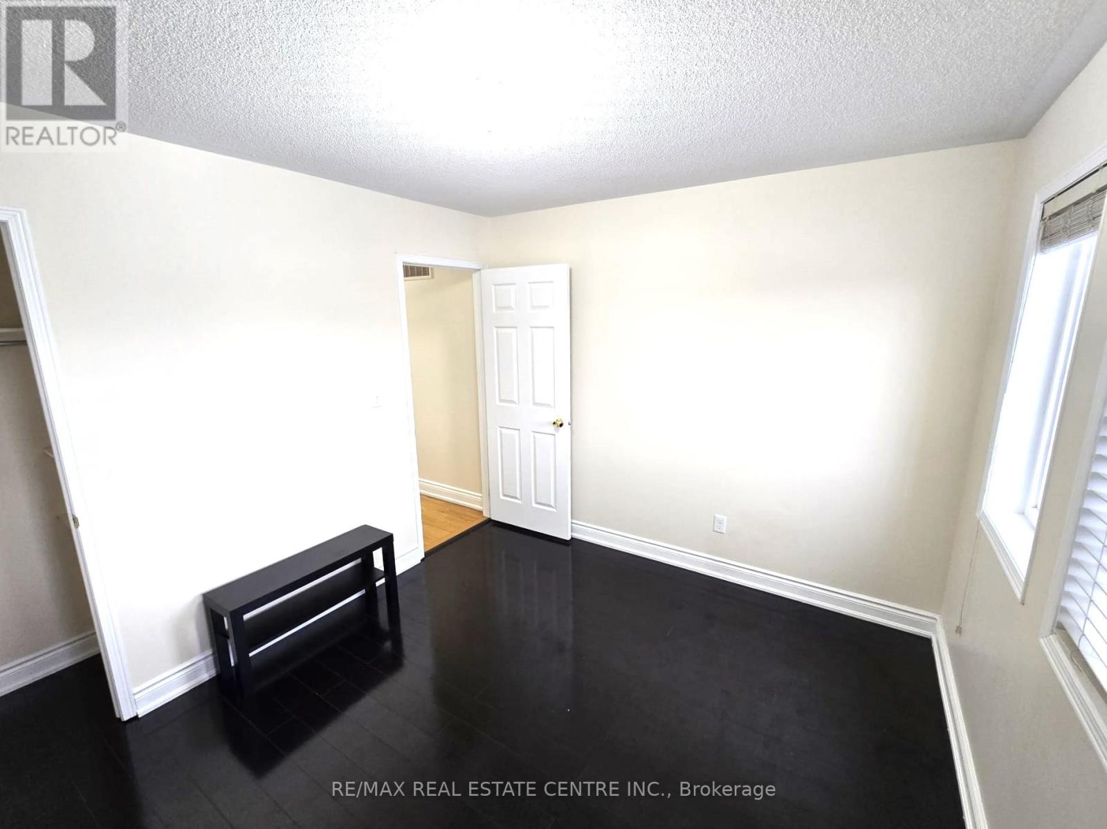 25 Commodore Drive, Brampton, Ontario  L6X 0S5 - Photo 20 - W12558362