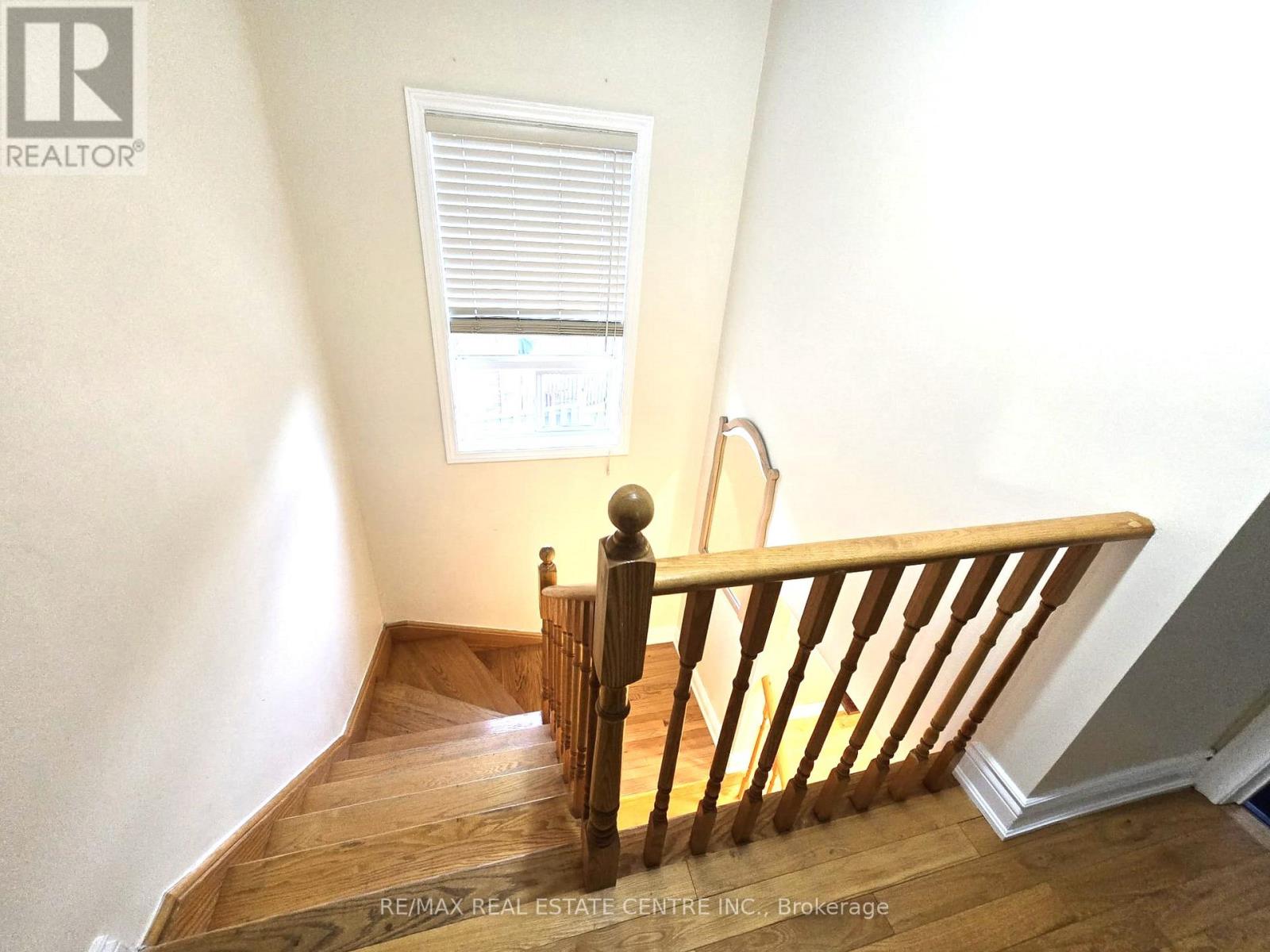 25 Commodore Drive, Brampton, Ontario  L6X 0S5 - Photo 12 - W12558362