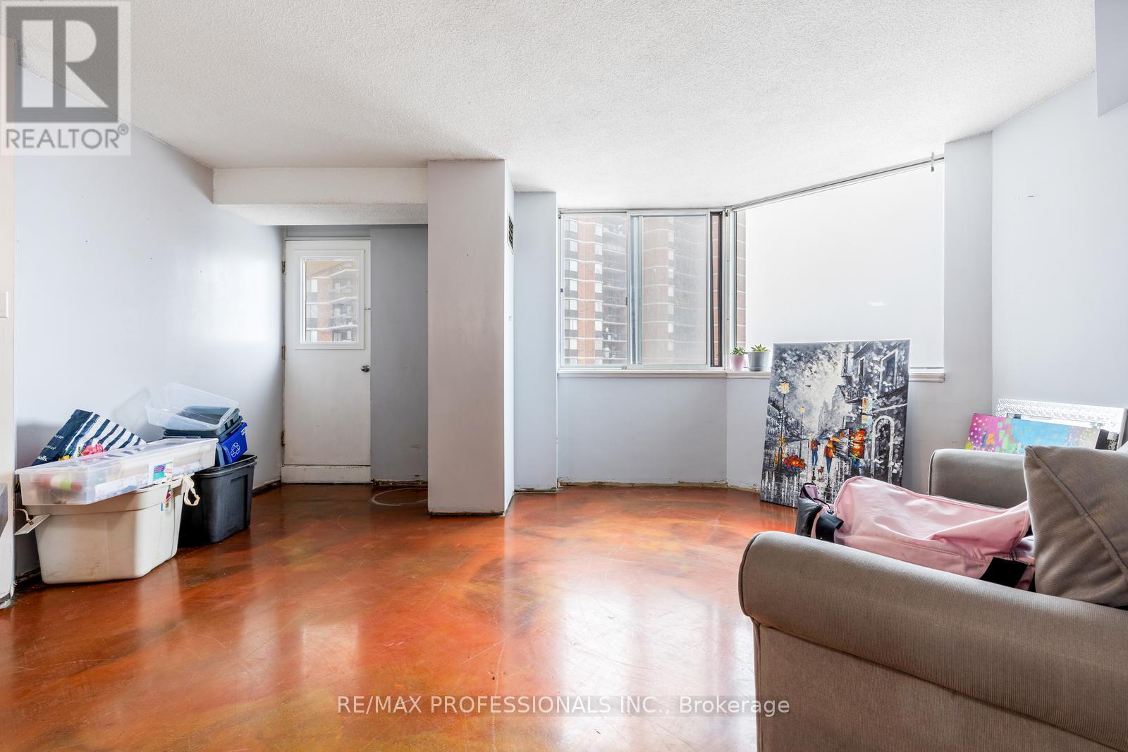 1210 - 234 Albion Road, Toronto (Elms-Old Rexdale), Ontario  M9W 6A5 - Photo 3 - W12643894