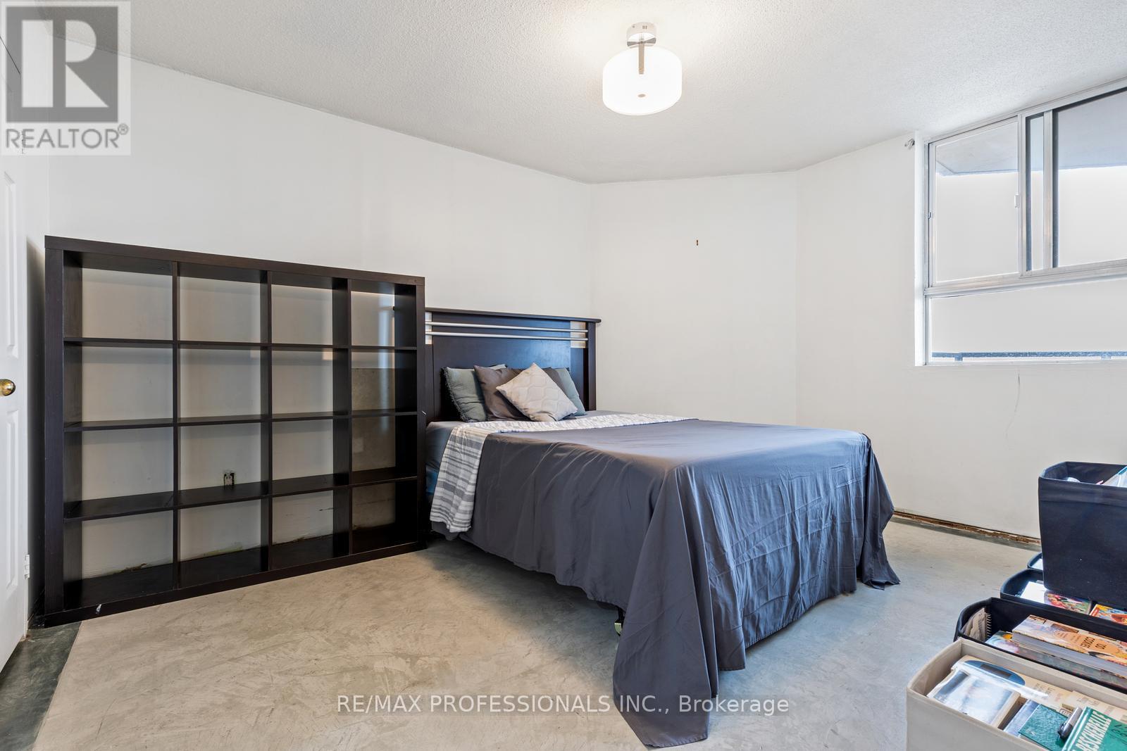 1210 - 234 Albion Road, Toronto (Elms-Old Rexdale), Ontario  M9W 6A5 - Photo 11 - W12643894