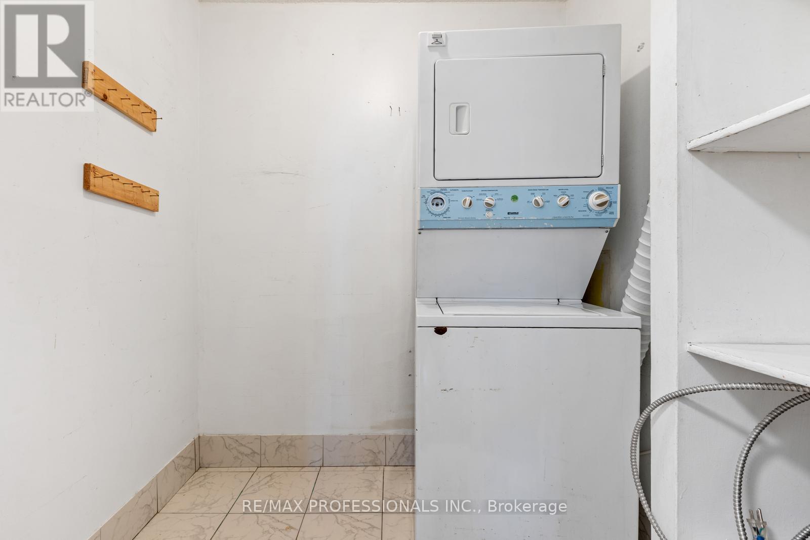 1210 - 234 Albion Road, Toronto (Elms-Old Rexdale), Ontario  M9W 6A5 - Photo 19 - W12643894